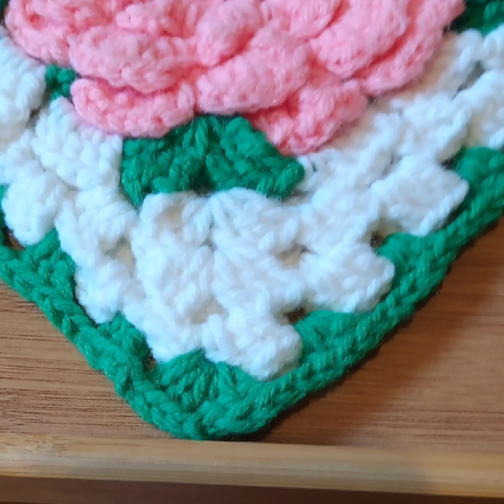 Vintage Handcrafted Floral Crochet Pot Holders - Pink and Green - Picture 5 of 5